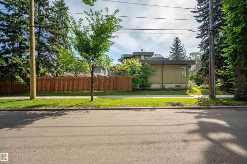 11446 75 Avenue Nw, Edmonton, AB - Outdoor