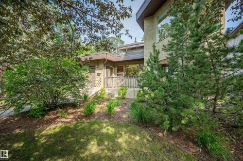 11446 75 Avenue Nw, Edmonton, AB - Outdoor