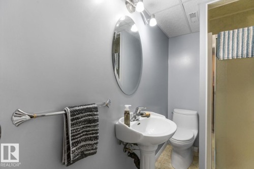 10502 158 Street Nw, Edmonton, AB - Indoor Photo Showing Bathroom