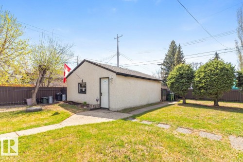 10502 158 Street Nw, Edmonton, AB - Outdoor
