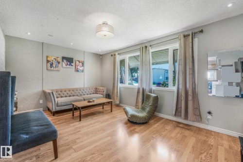 5914 91 Avenue Nw, Edmonton, AB - Indoor Photo Showing Other Room