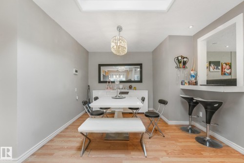 5914 91 Avenue Nw, Edmonton, AB - Indoor