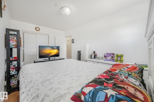 5914 91 Avenue Nw, Edmonton, AB - Indoor Photo Showing Bedroom