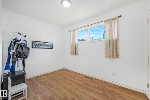 5914 91 Avenue Nw, Edmonton, AB - Indoor Photo Showing Other Room