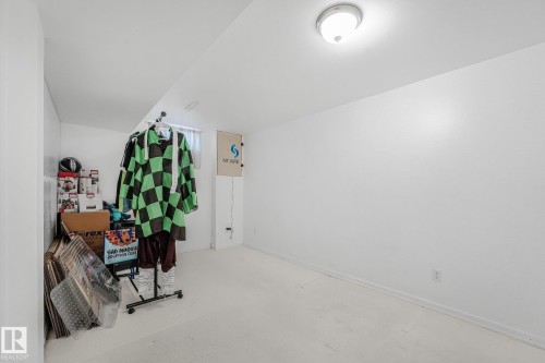 5914 91 Avenue Nw, Edmonton, AB - Indoor Photo Showing Other Room