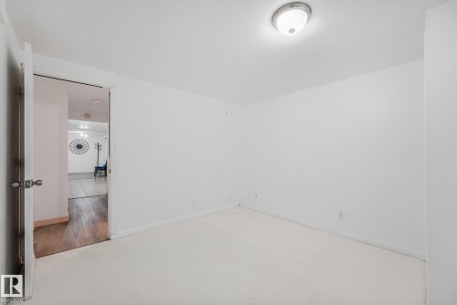 5914 91 Avenue Nw, Edmonton, AB - Indoor Photo Showing Other Room