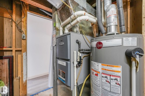 5914 91 Avenue Nw, Edmonton, AB - Indoor Photo Showing Basement