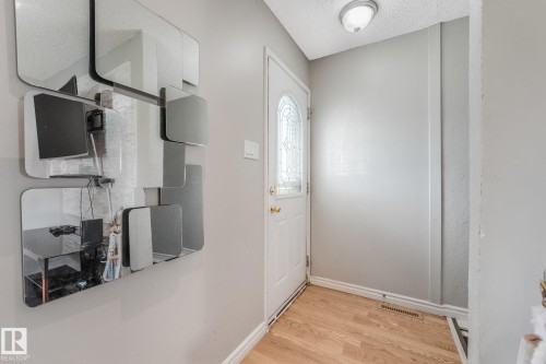 5914 91 Avenue Nw, Edmonton, AB - Indoor Photo Showing Other Room