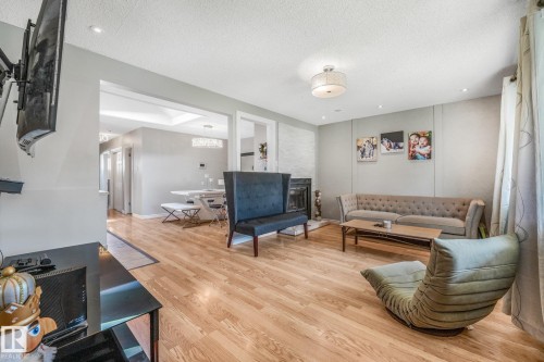 5914 91 Avenue Nw, Edmonton, AB - Indoor