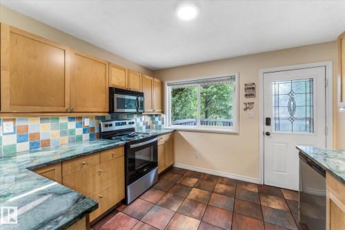 10810 54 Avenue Nw, Edmonton, AB - Indoor Photo Showing Kitchen
