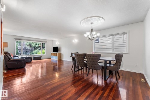 10810 54 Avenue Nw, Edmonton, AB - Indoor