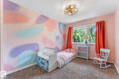 10810 54 Avenue Nw, Edmonton, AB - Indoor Photo Showing Bedroom