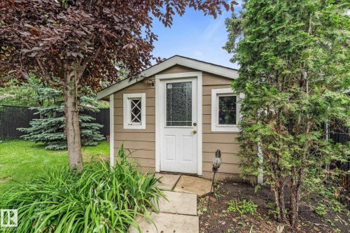 10810 54 Avenue Nw, Edmonton, AB - Outdoor