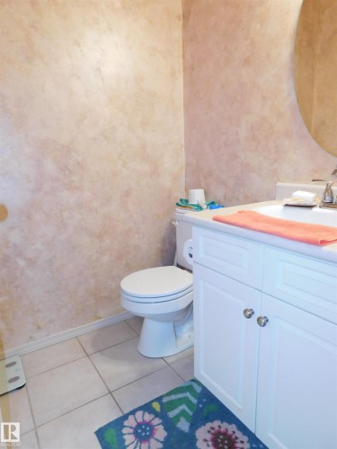 #9 303 Leger Wy Nw, Edmonton, AB - Indoor Photo Showing Bathroom