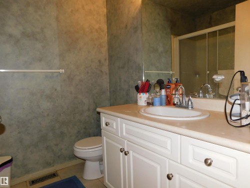 #9 303 Leger Wy Nw, Edmonton, AB - Indoor Photo Showing Bathroom