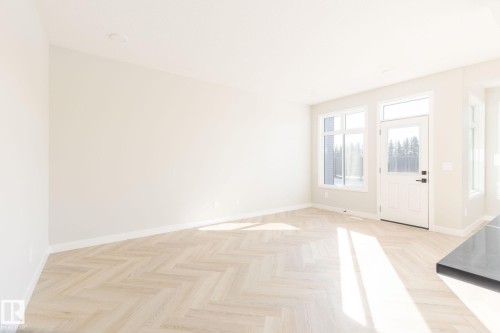 8287 Kiriak Loop Sw, Edmonton, AB - Indoor Photo Showing Other Room