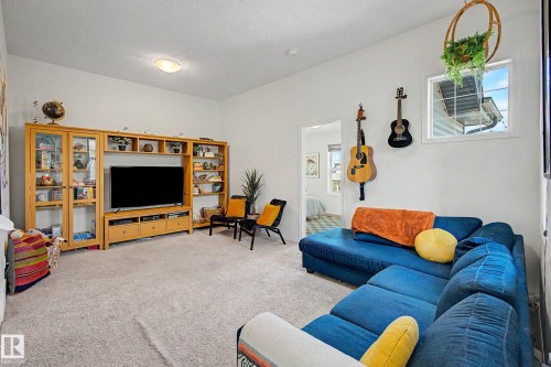 6107 176 Avenue Nw, Edmonton, AB 