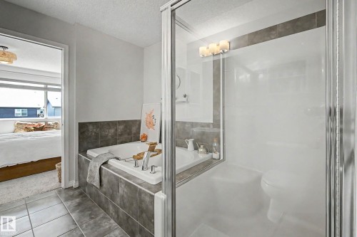 6107 176 Avenue Nw, Edmonton, AB 