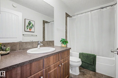 6107 176 Avenue Nw, Edmonton, AB 