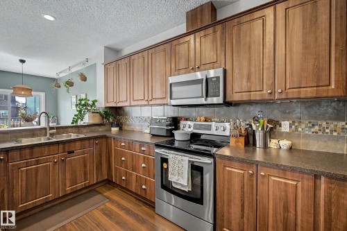 6107 176 Avenue Nw, Edmonton, AB 