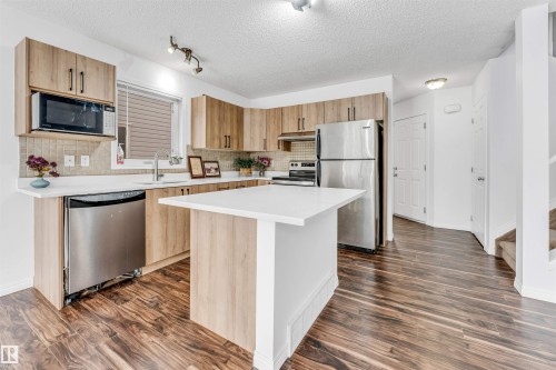#96 4350 23 St Nw, Edmonton, AB - Indoor Photo Showing Kitchen With Stainless Steel Kitchen