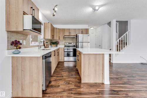 #96 4350 23 St Nw, Edmonton, AB - Indoor Photo Showing Kitchen With Stainless Steel Kitchen