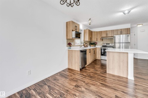 #96 4350 23 St Nw, Edmonton, AB - Indoor Photo Showing Kitchen