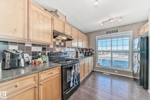 #119 5604 199 St Nw, Edmonton, AB - Indoor Photo Showing Kitchen