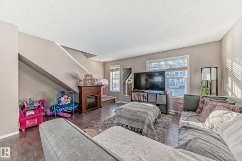 #119 5604 199 St Nw, Edmonton, AB - Indoor Photo Showing Living Room