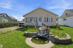 4741 51 Ave  Wildwood, AB T0E 2M0