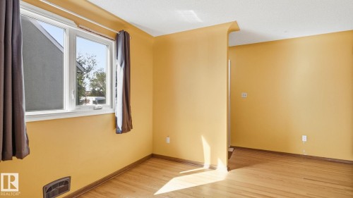 11415 106 Street Nw, Edmonton, AB - Indoor Photo Showing Other Room