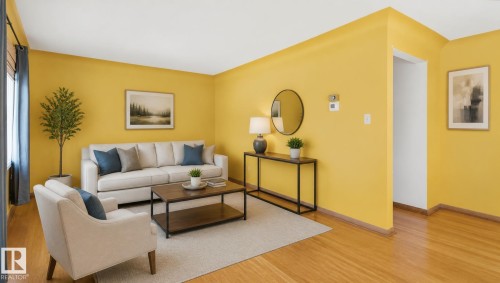 11415 106 Street Nw, Edmonton, AB - Indoor Photo Showing Living Room