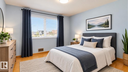 11415 106 Street Nw, Edmonton, AB - Indoor Photo Showing Bedroom