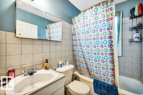 9928 79 Street Nw, Edmonton, AB - Indoor Photo Showing Bathroom