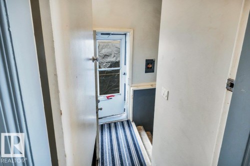 9928 79 Street Nw, Edmonton, AB - Indoor Photo Showing Other Room