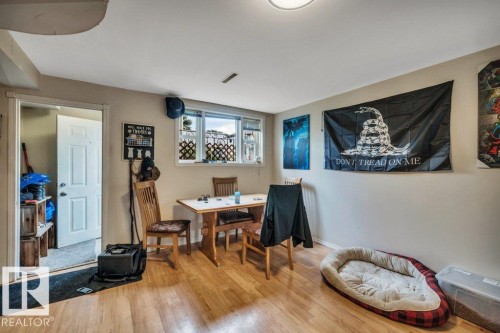 9928 79 Street Nw, Edmonton, AB - Indoor