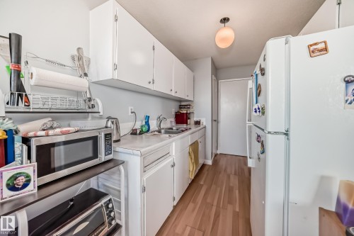 #206 7220 144 Av Nw, Edmonton, AB - Indoor