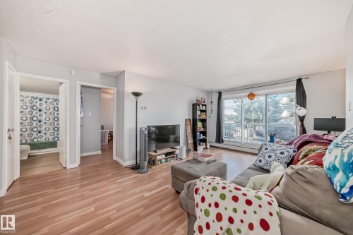 #206 7220 144 Av Nw, Edmonton, AB - Indoor Photo Showing Living Room