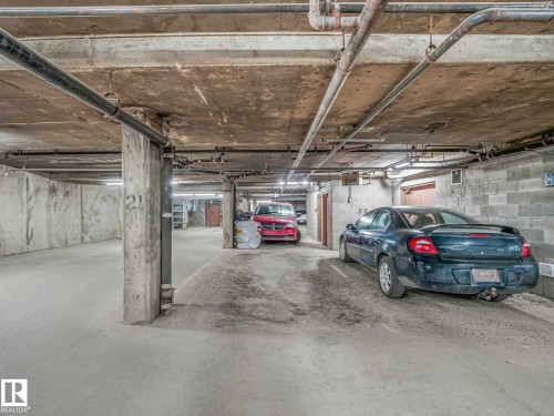 #104 10148 118 St Nw, Edmonton, AB - Indoor Photo Showing Garage