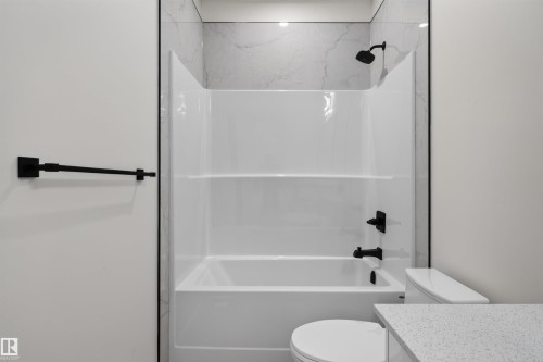 1911 48 St Sw, Edmonton, AB - Indoor Photo Showing Bathroom