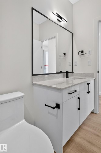 1911 48 St Sw, Edmonton, AB - Indoor Photo Showing Bathroom