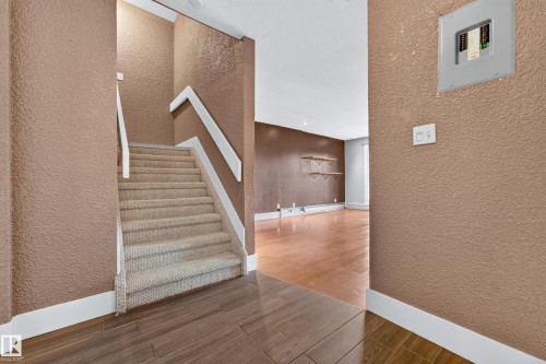 #7 13450 Fort Rd Nw, Edmonton, AB - Indoor Photo Showing Other Room