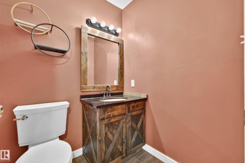 #7 13450 Fort Rd Nw, Edmonton, AB - Indoor Photo Showing Bathroom