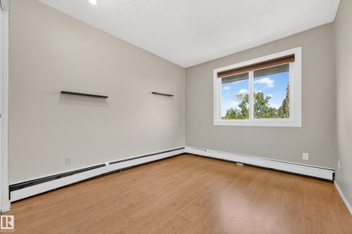 #7 13450 Fort Rd Nw, Edmonton, AB - Indoor Photo Showing Other Room