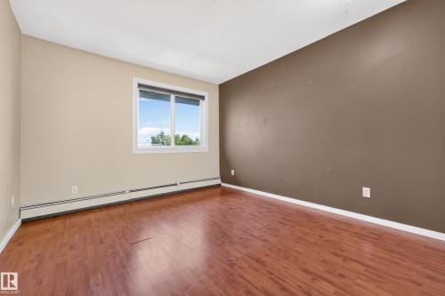 #7 13450 Fort Rd Nw, Edmonton, AB - Indoor Photo Showing Other Room