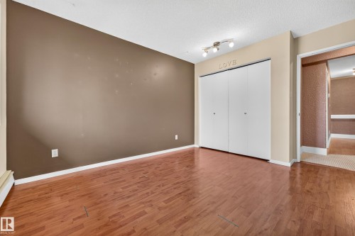 #7 13450 Fort Rd Nw, Edmonton, AB - Indoor Photo Showing Other Room