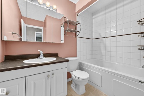 #7 13450 Fort Rd Nw, Edmonton, AB - Indoor Photo Showing Bathroom