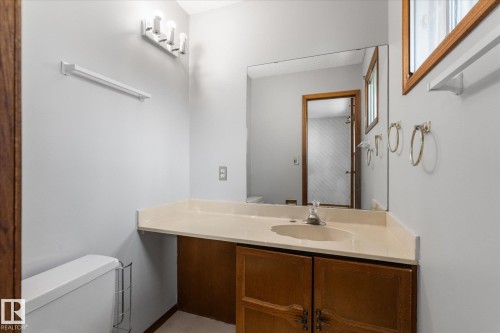 42 Mcnabb Crescent, Stony Plain, AB - Indoor Photo Showing Bathroom