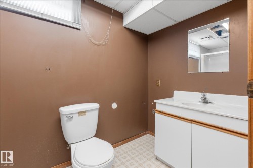 42 Mcnabb Crescent, Stony Plain, AB - Indoor Photo Showing Bathroom