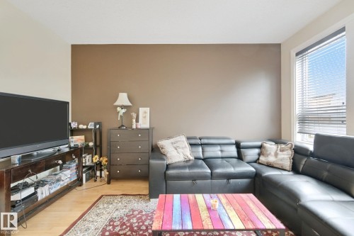 10416 69 Avenue Nw, Edmonton, AB - Indoor Photo Showing Living Room